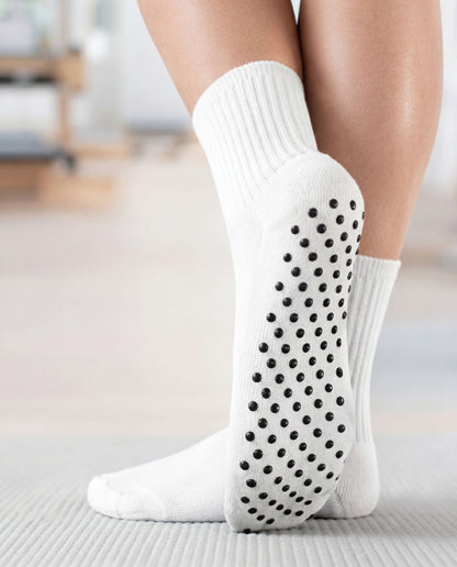 Stand Form-Lock Grip Socks