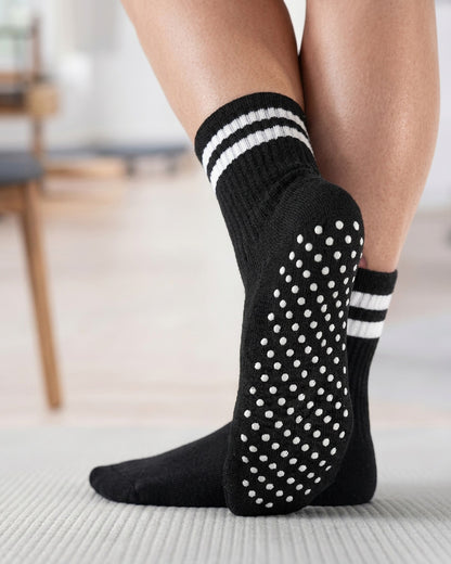 Stand Form-Lock Grip Socks